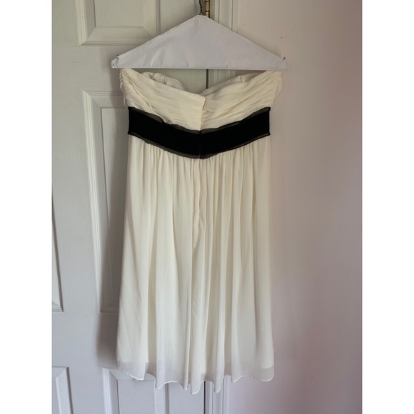 Max and Cleo strapless white dress with a rosette - Picture 3 of 3